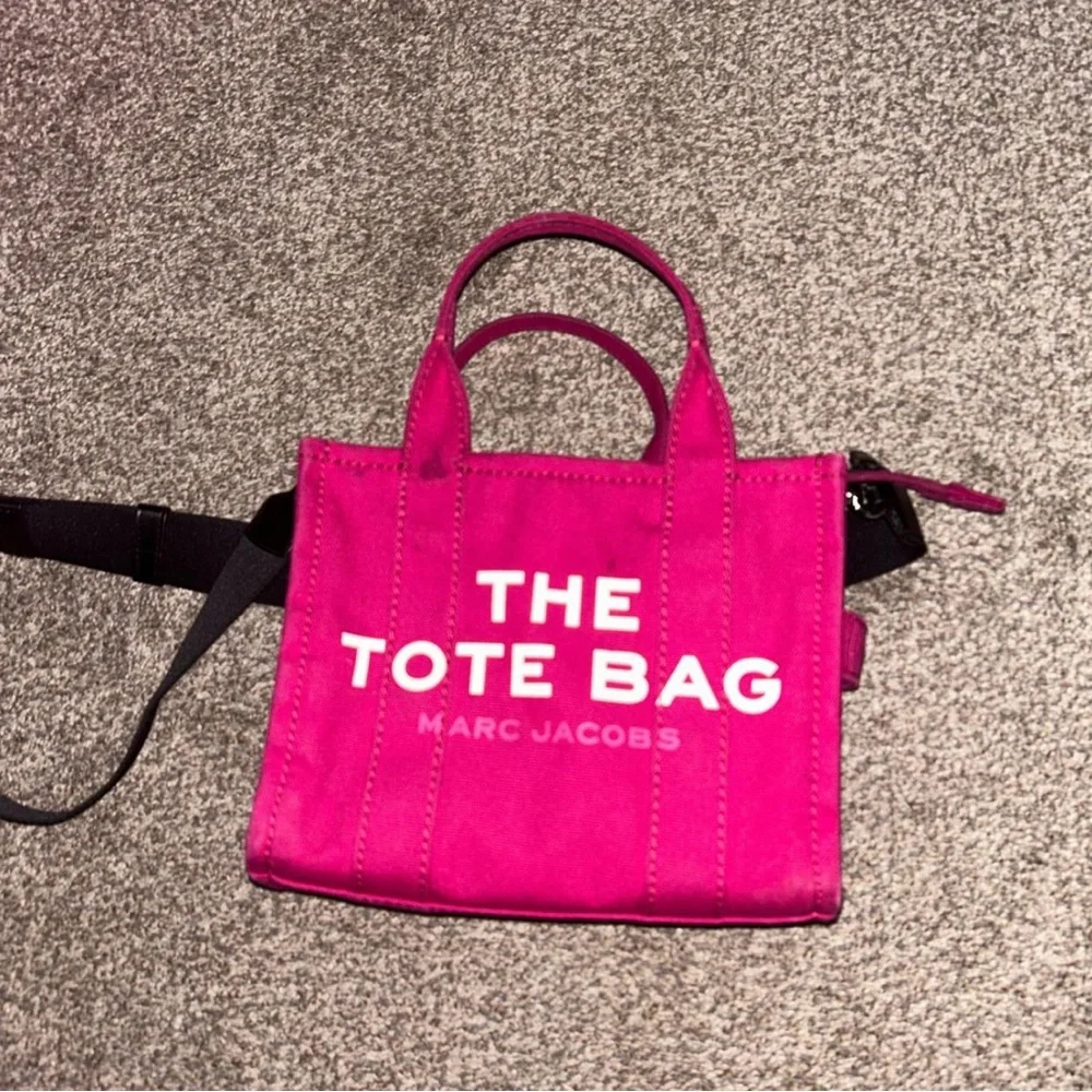 Marc Jacobs Fuchsia Tote Bag